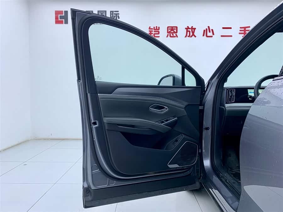 BYD SongL DM-i 2025 car image #31
