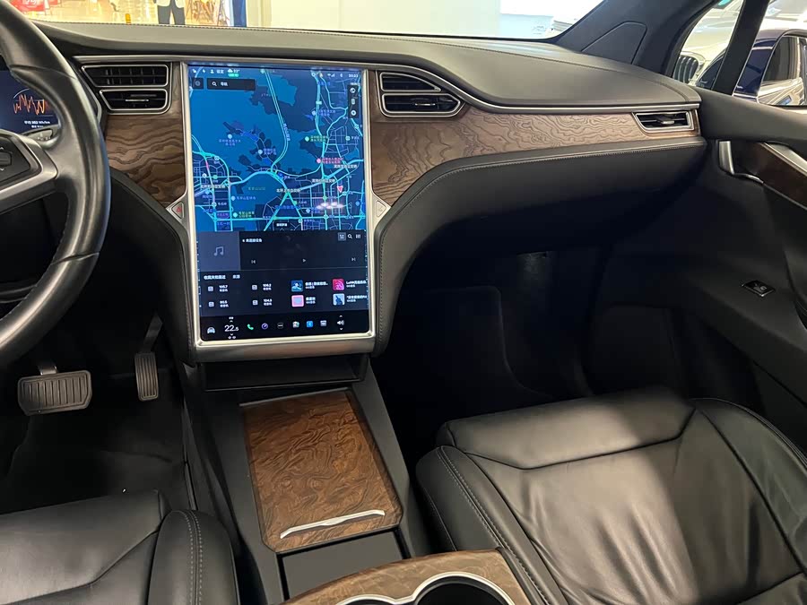 Tesla Model X 2017 car image #31
