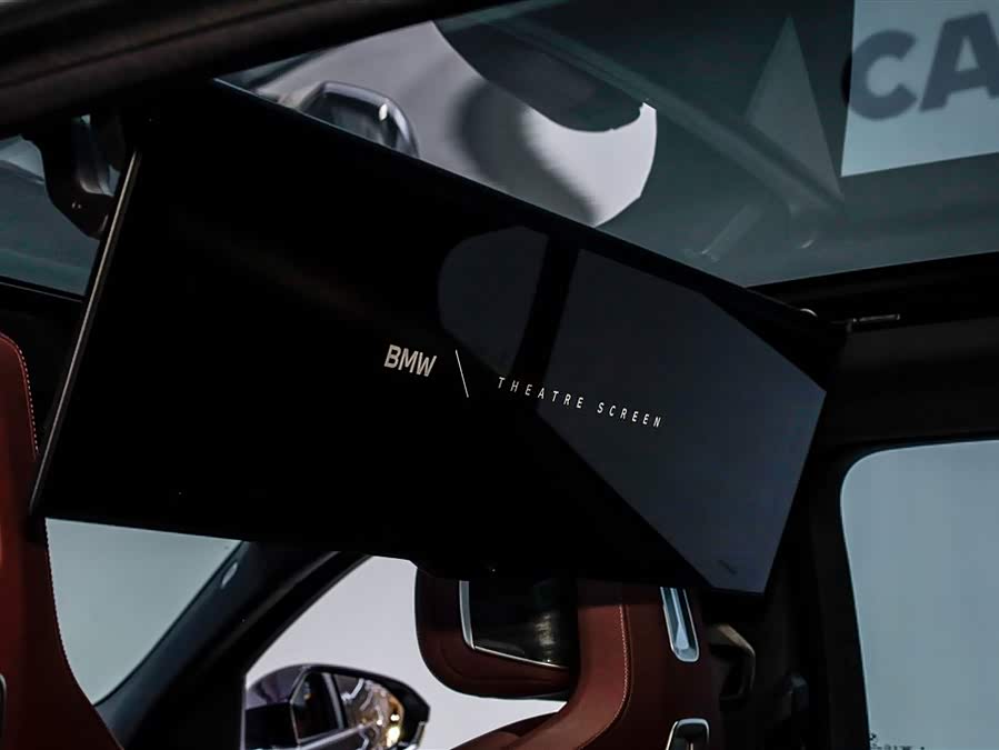 BMW i7 2024 car image #31