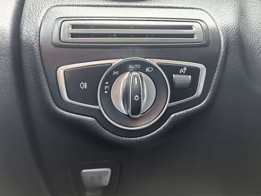 Mercedes-Benz GLC Coupe 2023 #31 Mercedes-Benz GLC Coupe 2023 car image #31