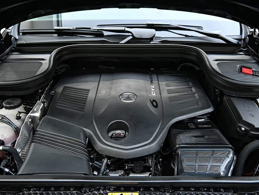 Mercedes-Benz GLE Class 2023 car image #31