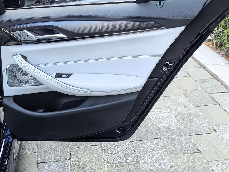 BMW M5 2023 #31 BMW M5 2023 car image #31