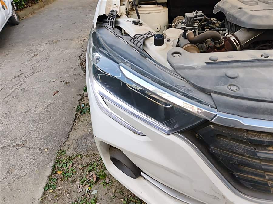 Forthing T5 2022 immagine di auto #31