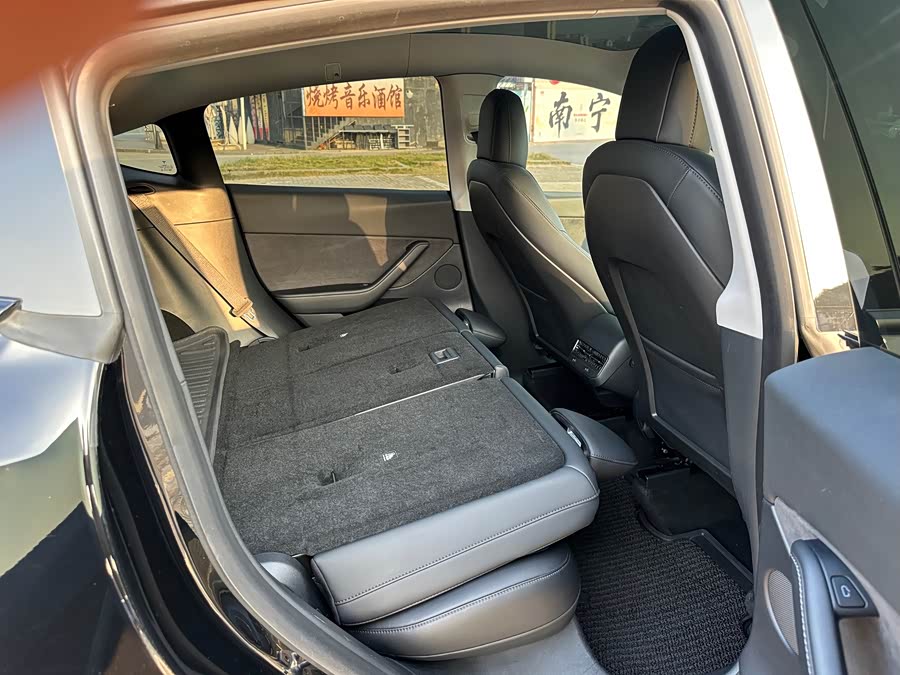 Tesla Model Y 2022 #31 Tesla Model Y 2022 car image #31