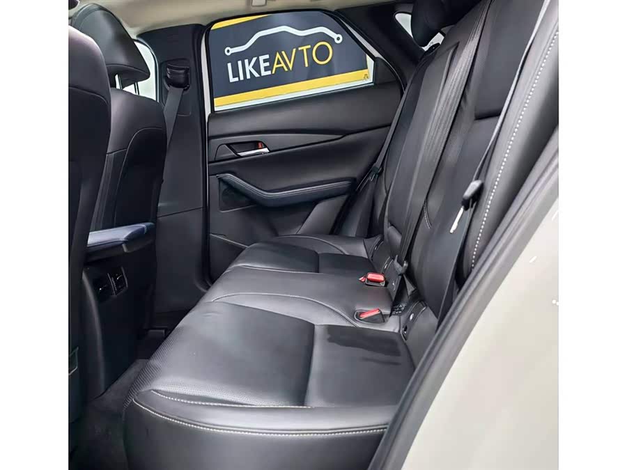 Mazda CX-30 2023 immagine di auto #31
