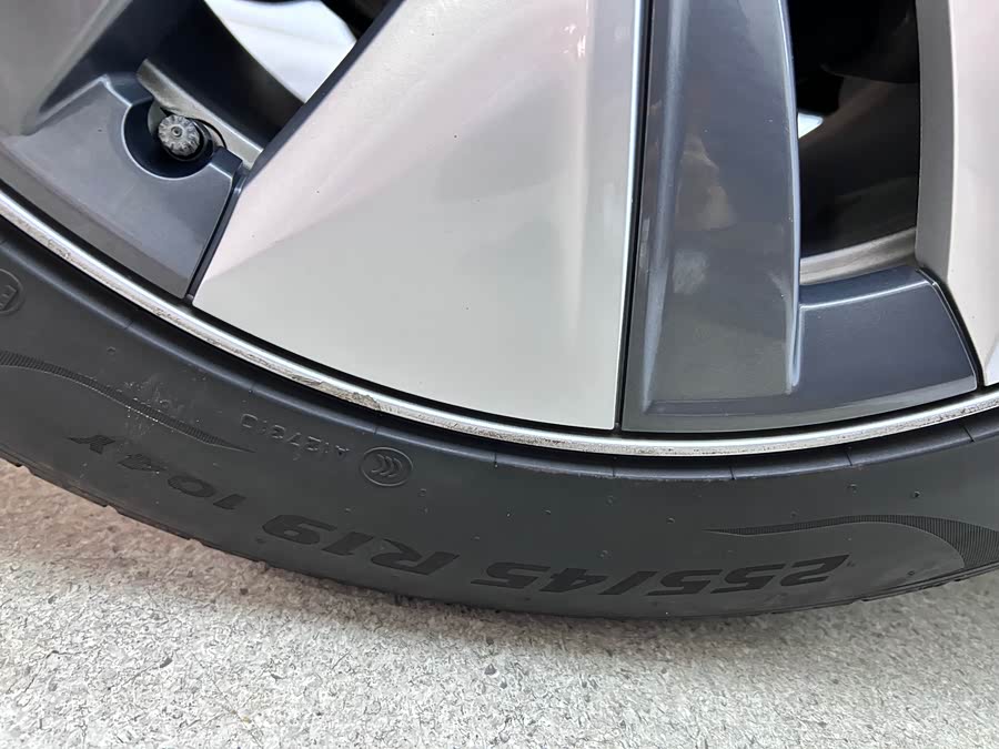 Tesla Model Y 2022 #31 Tesla Model Y 2022 car image #31
