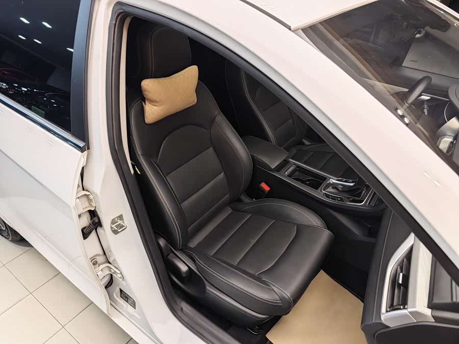 GEELY Emgrand 2020 #31 GEELY Emgrand 2020 car image #31