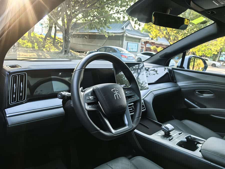 BYD SongL DM-i 2025 #31 BYD SongL DM-i 2025 car image #31