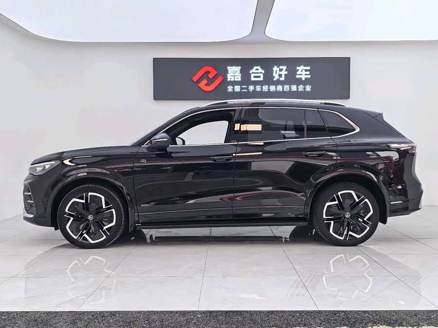 Volkswagen Tiguan L 2024 car image #31