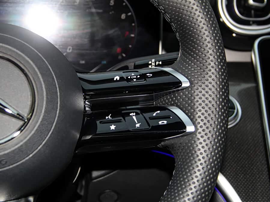 Mercedes-Benz C Class 2025 car image #31