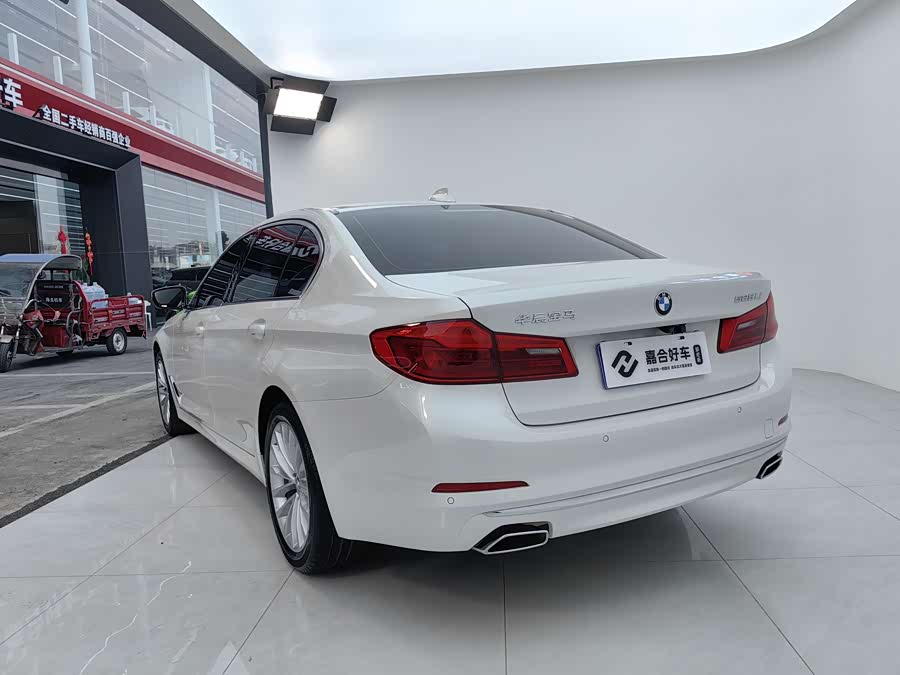 BMW 5 Series 2019 #31 BMW 5 Series 2019 car image #31