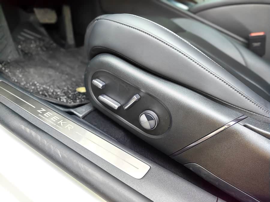 极氪 极氪007 2024 汽车图片 #31