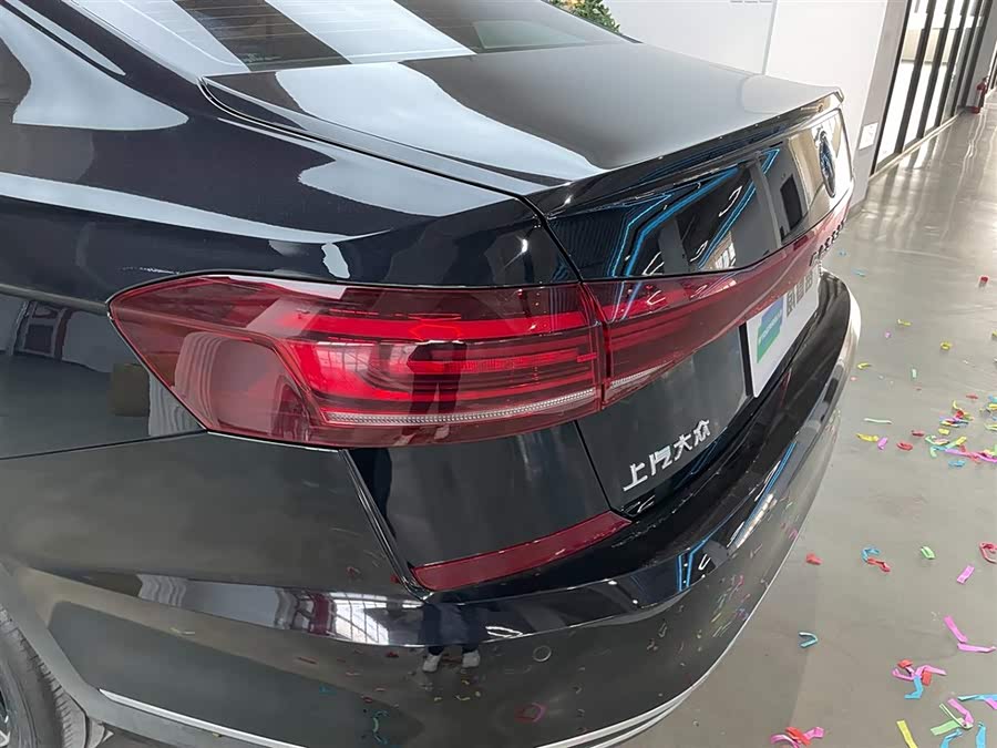 Volkswagen Passat 2023 car image #31