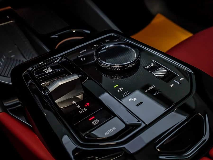 BMW 5 Series 2025 car image #31