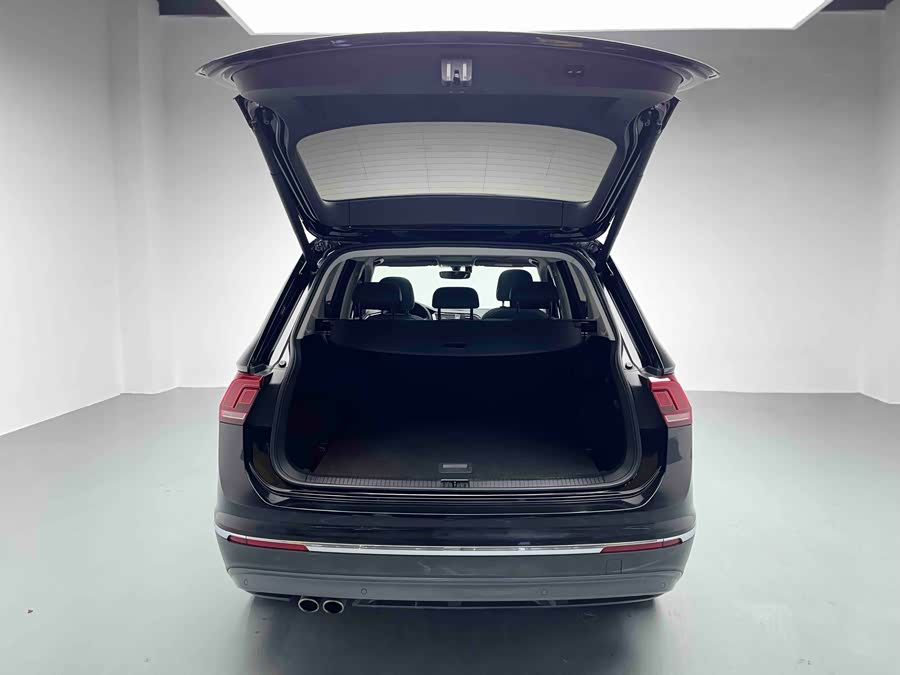 Volkswagen Tiguan L 2019 #31 Volkswagen Tiguan L 2019 car image #31
