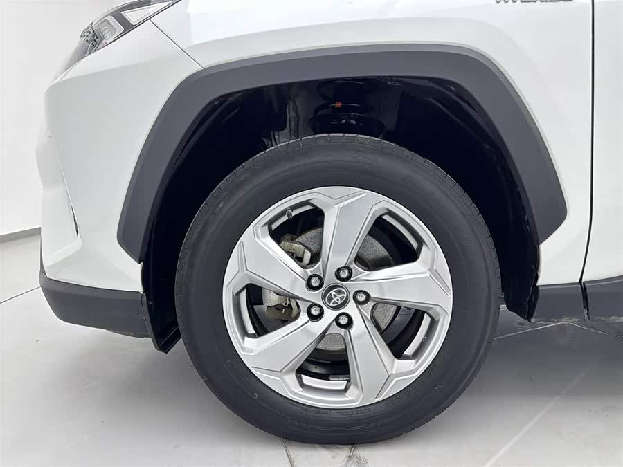Toyota RAV4 2023 car image #31