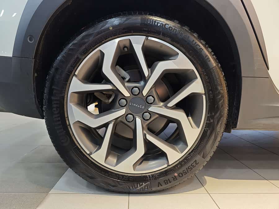 Lynk & Co 02 2019 #31 Lynk & Co 02 2019 car image #31