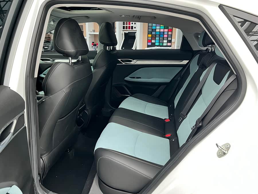 GEELY Emgrand L 2022 imagem de carro #31