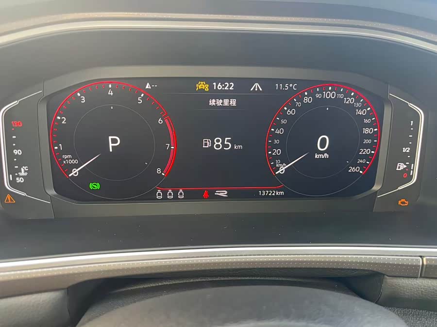 Volkswagen T-Roc 2023 car image #31