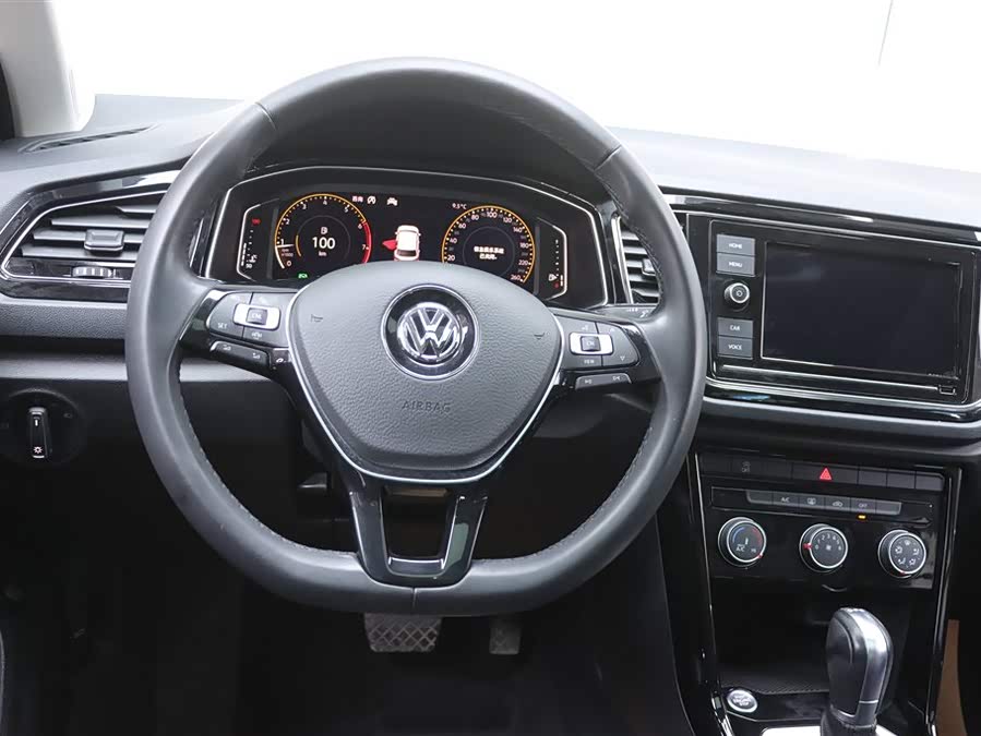 Volkswagen T-Roc 2020 car image #31