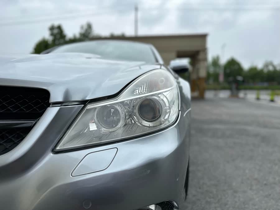 Mercedes-Benz SL Class 2010 car image #31