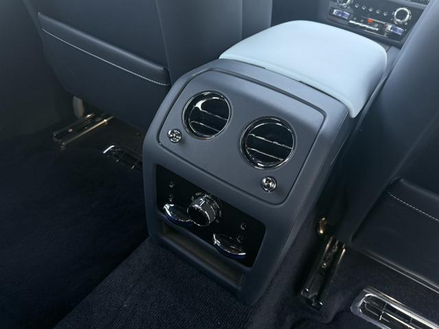 劳斯莱斯 古思特 2023 汽车图片 #31