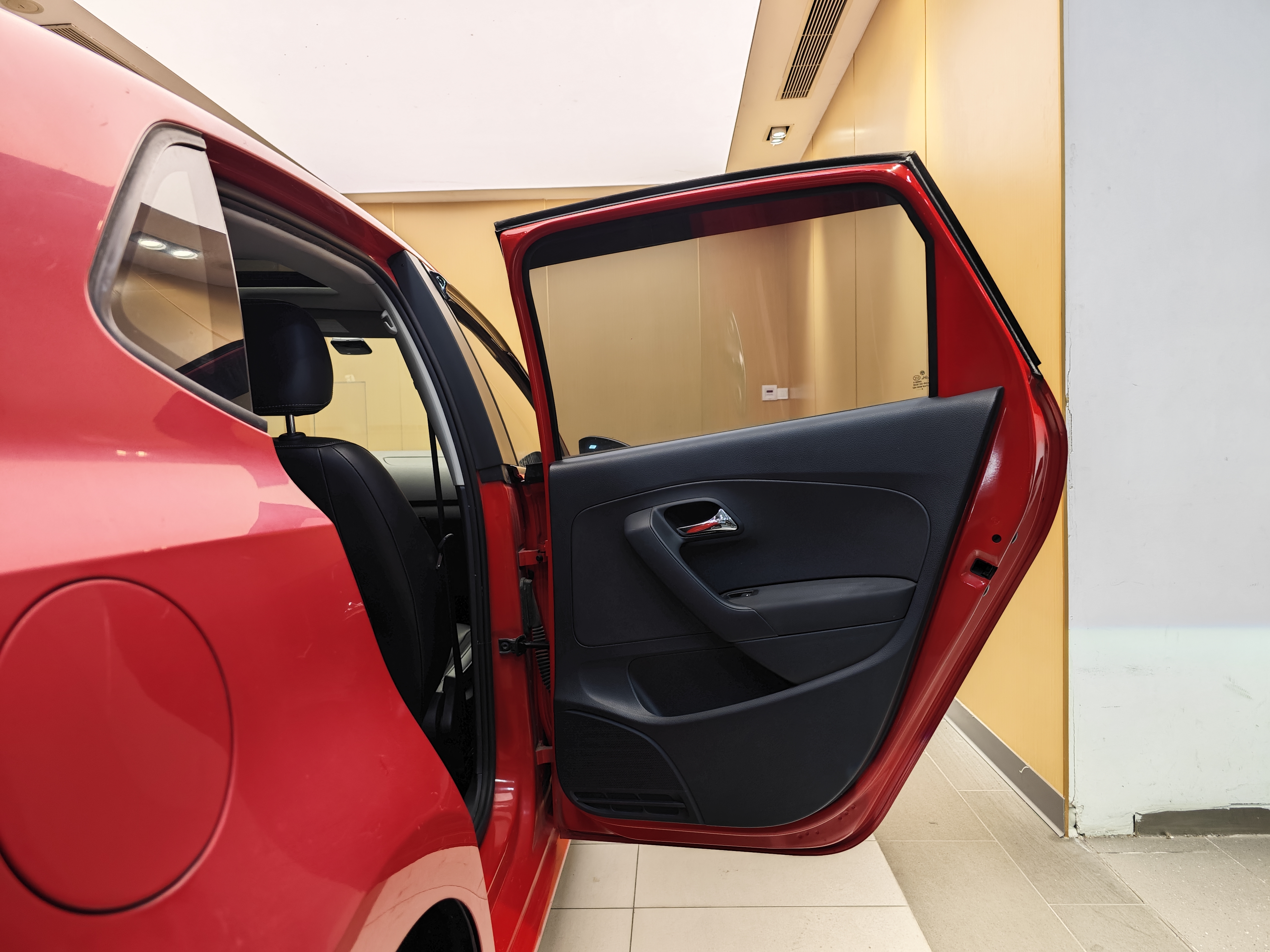 Volkswagen Polo 2015 #31 Volkswagen Polo 2015 car image #31