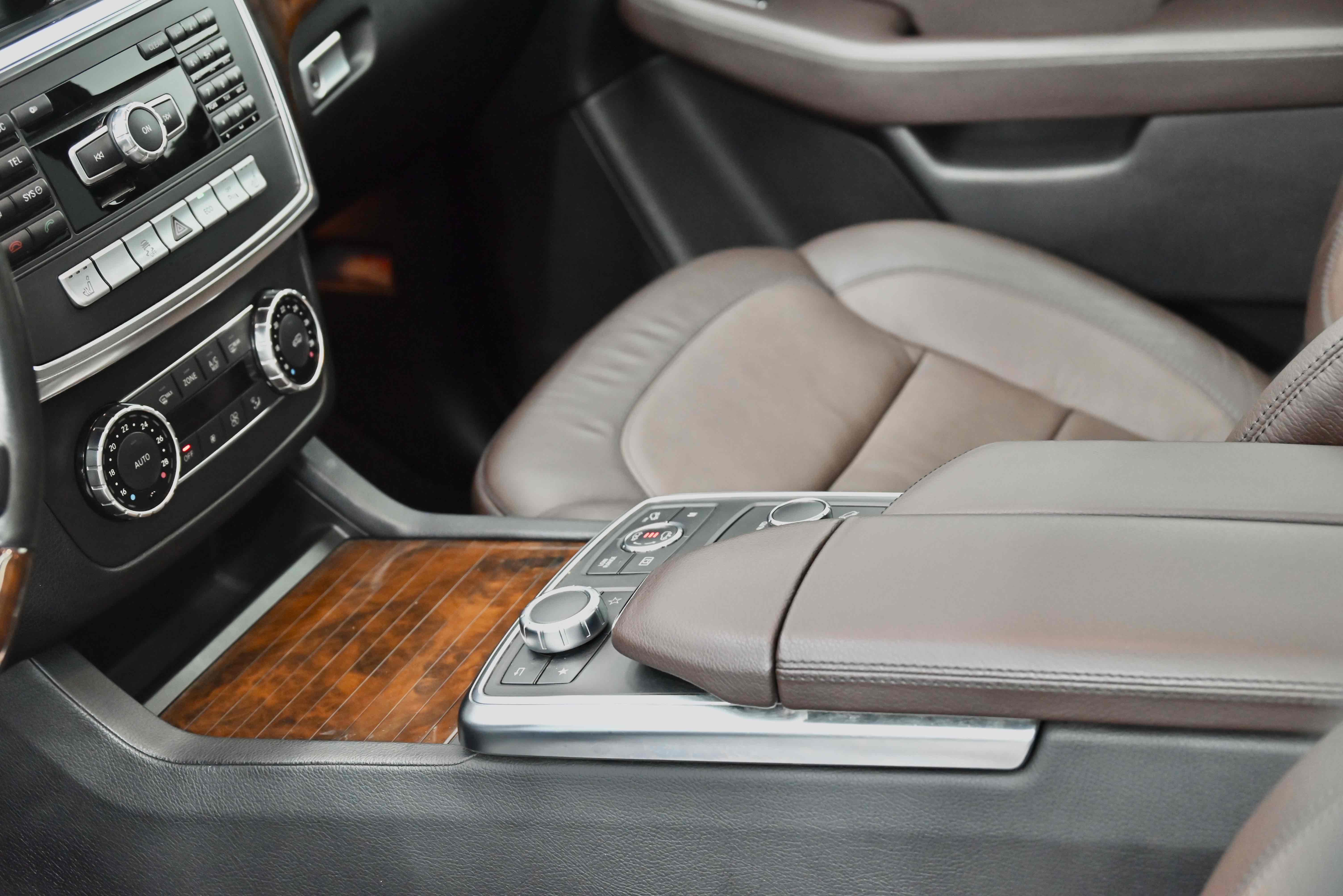 Mercedes-Benz M Class 2014 car image #31