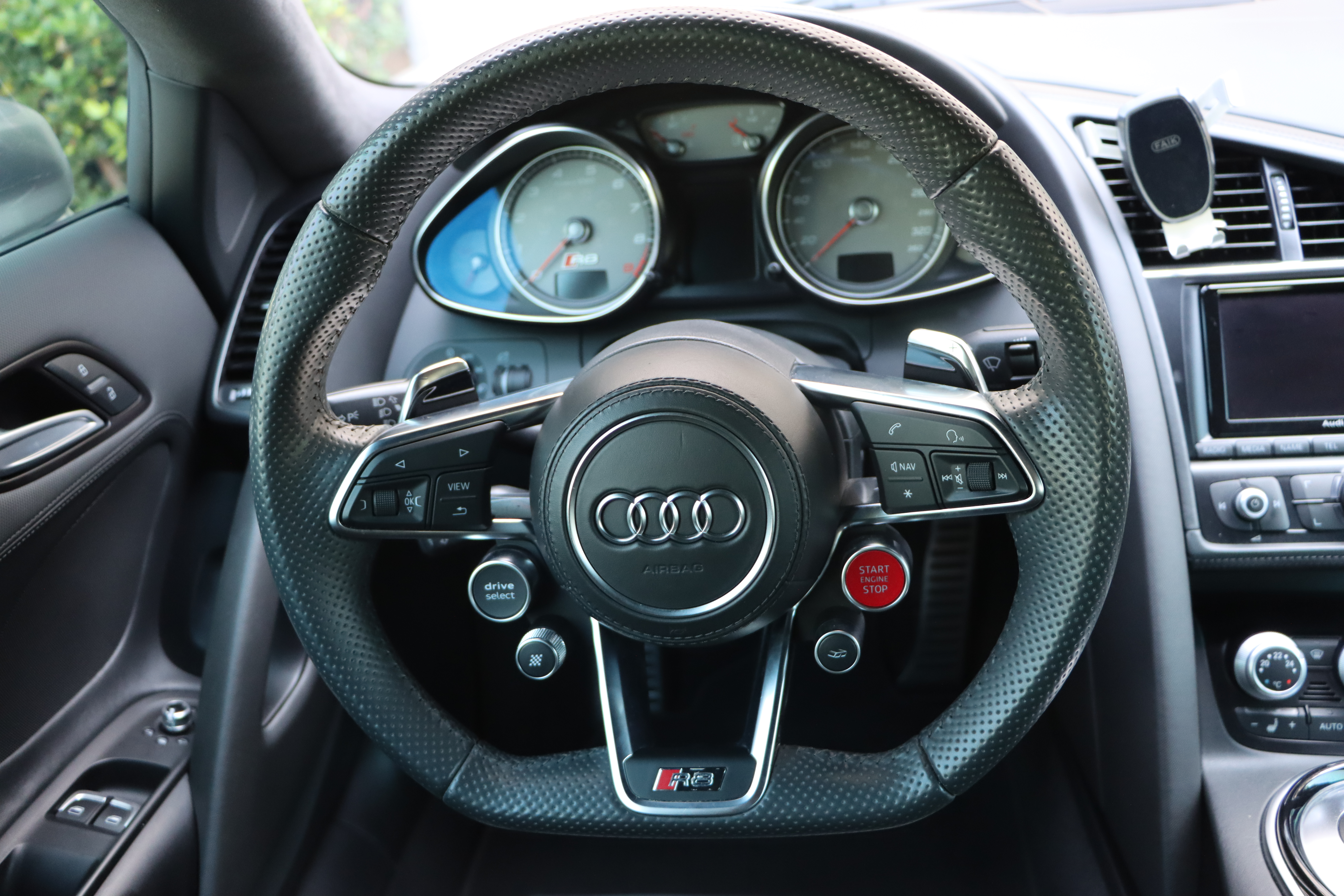 Audi R8 2016 car image #31