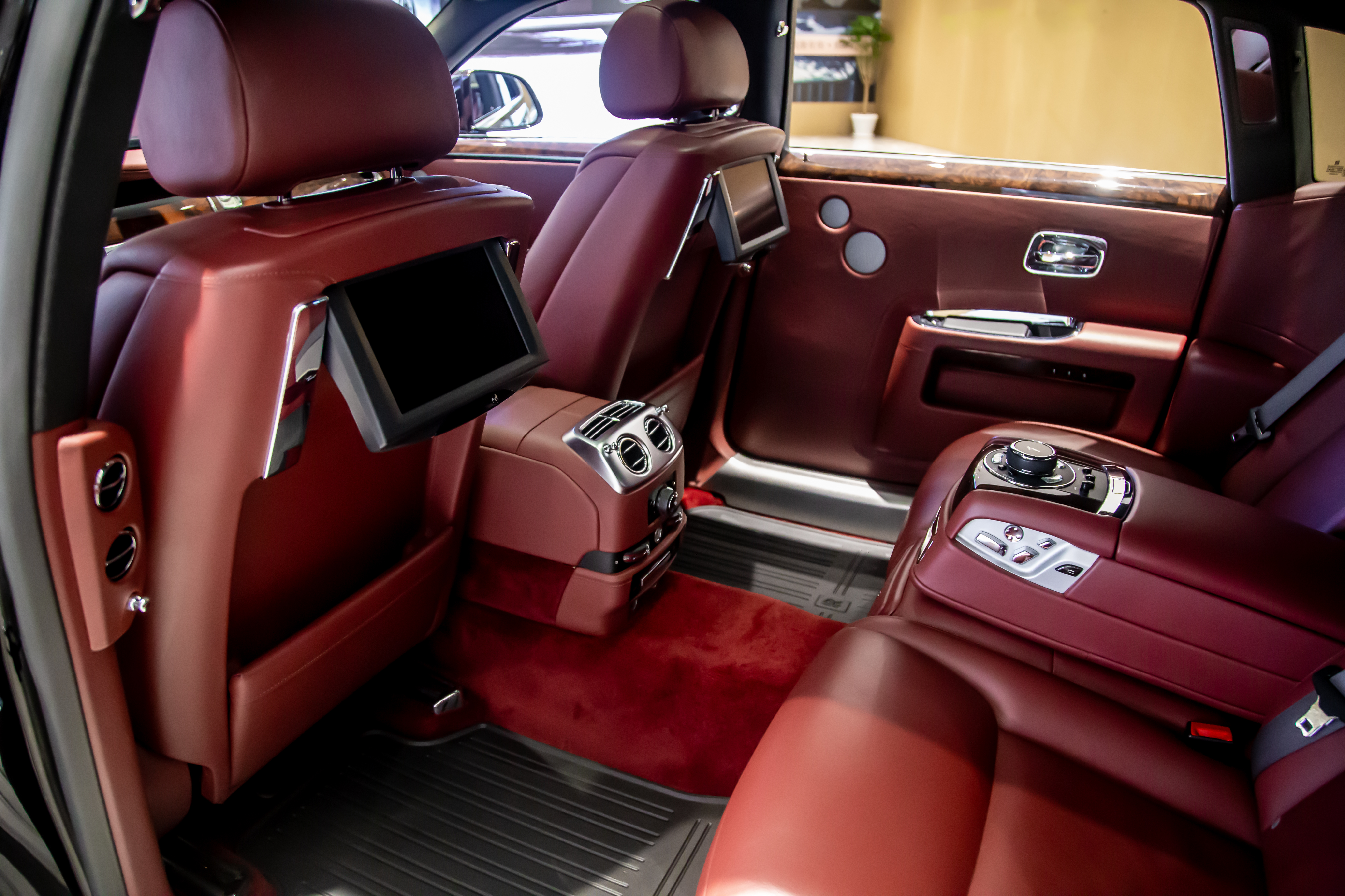 劳斯莱斯 古思特 2017 汽车图片 #31