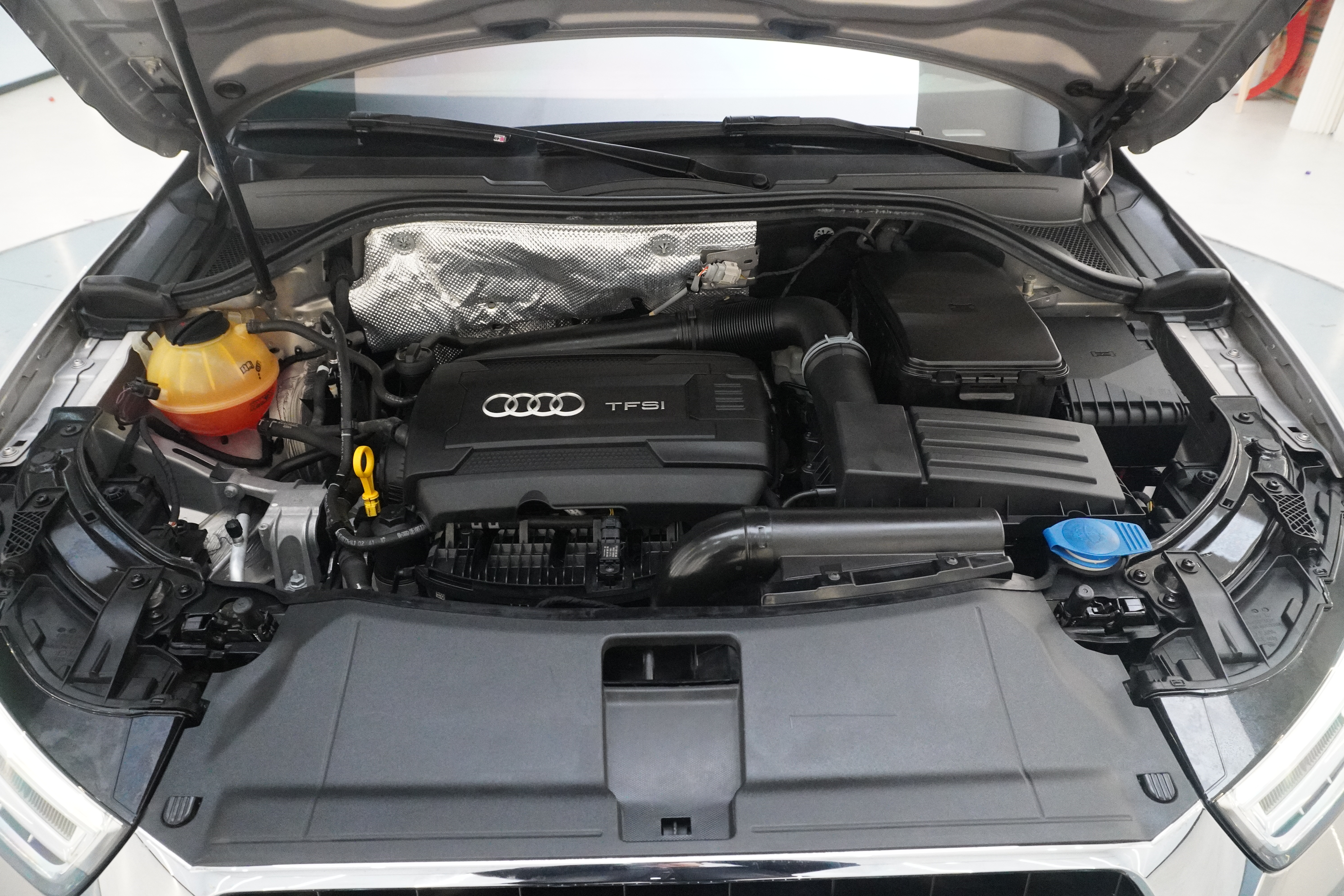 Audi Q3 2018 car image #31