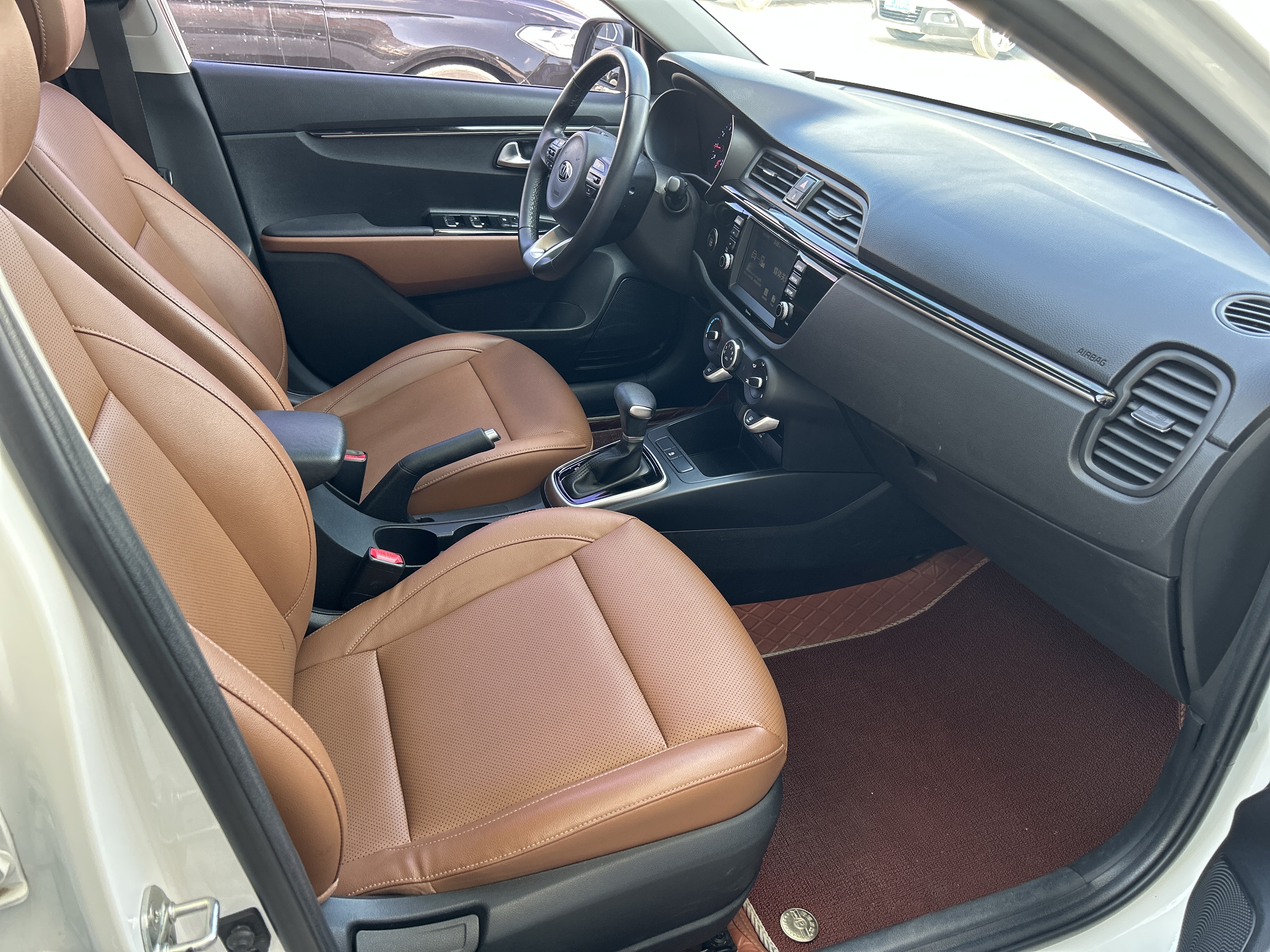 Kia Rio Cross 2018 صورة سيارة #31