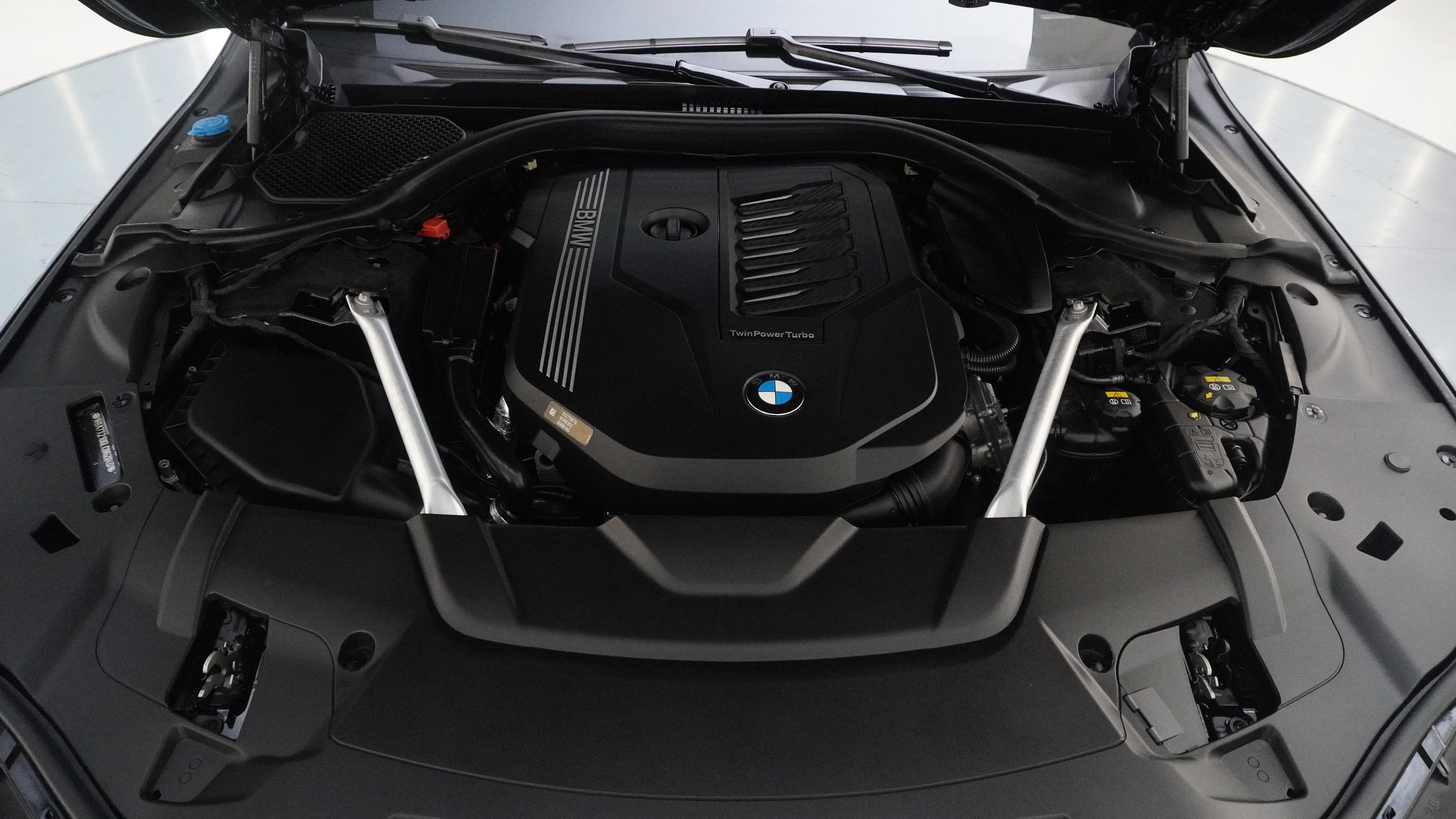 BMW 7 Series 2020 car image #31