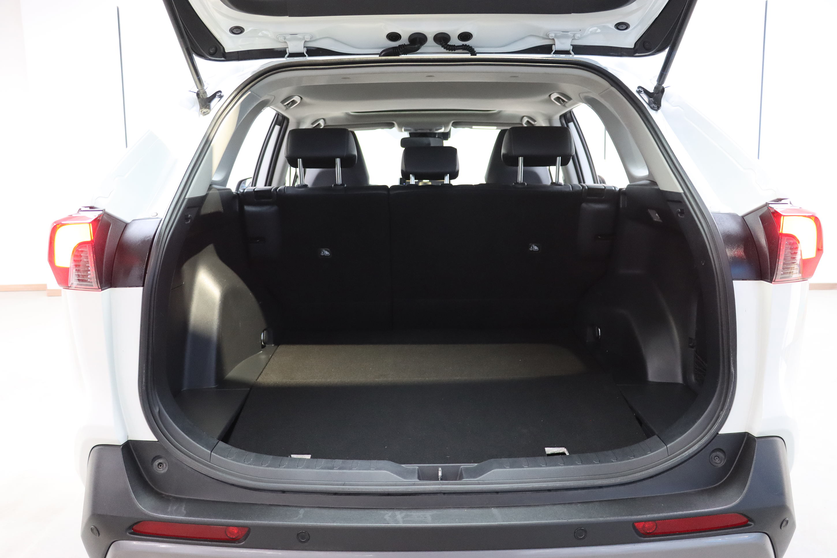 Toyota RAV4 2020 car image #31