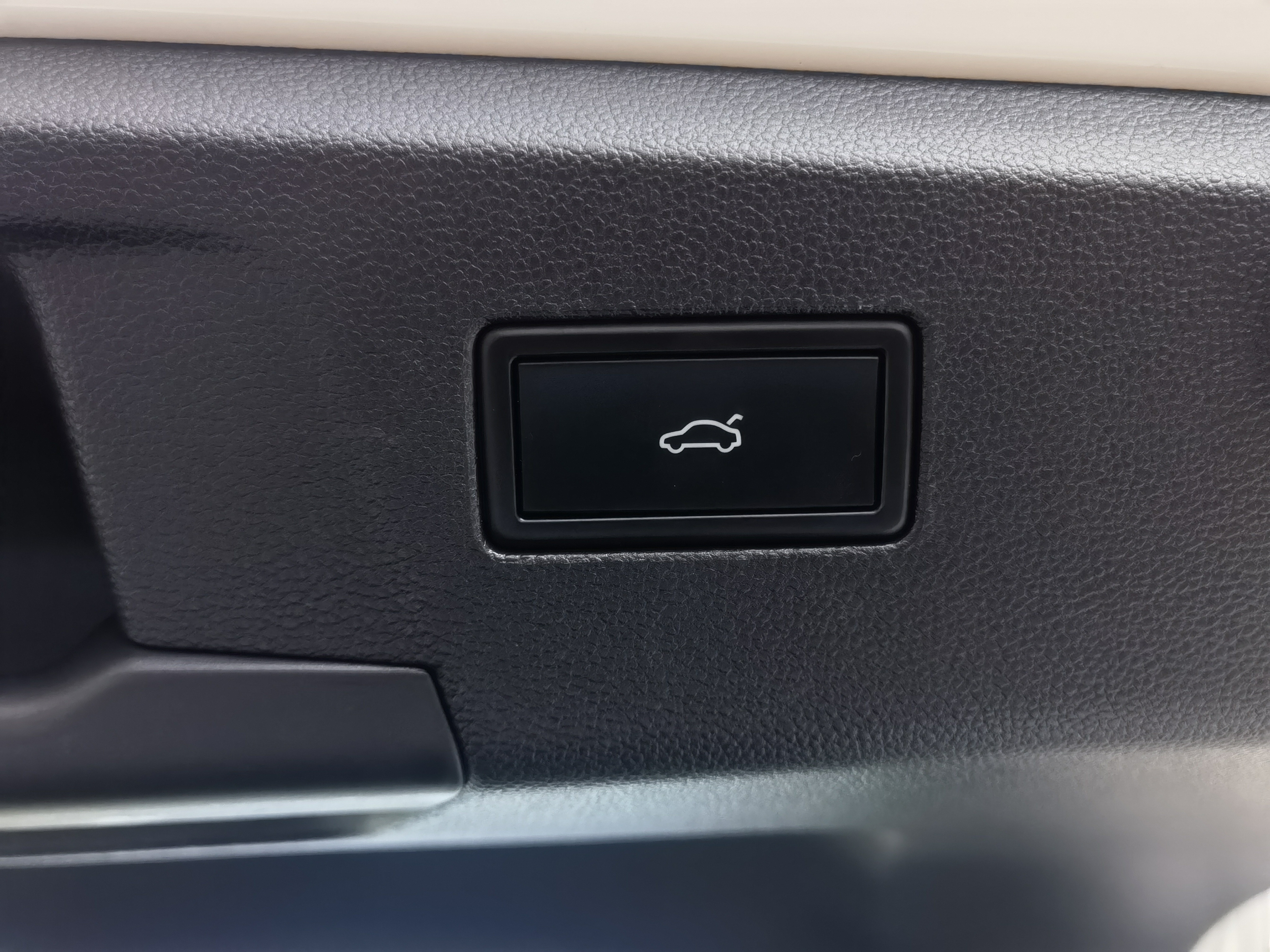 Volkswagen Tiguan X 2021 car image #31