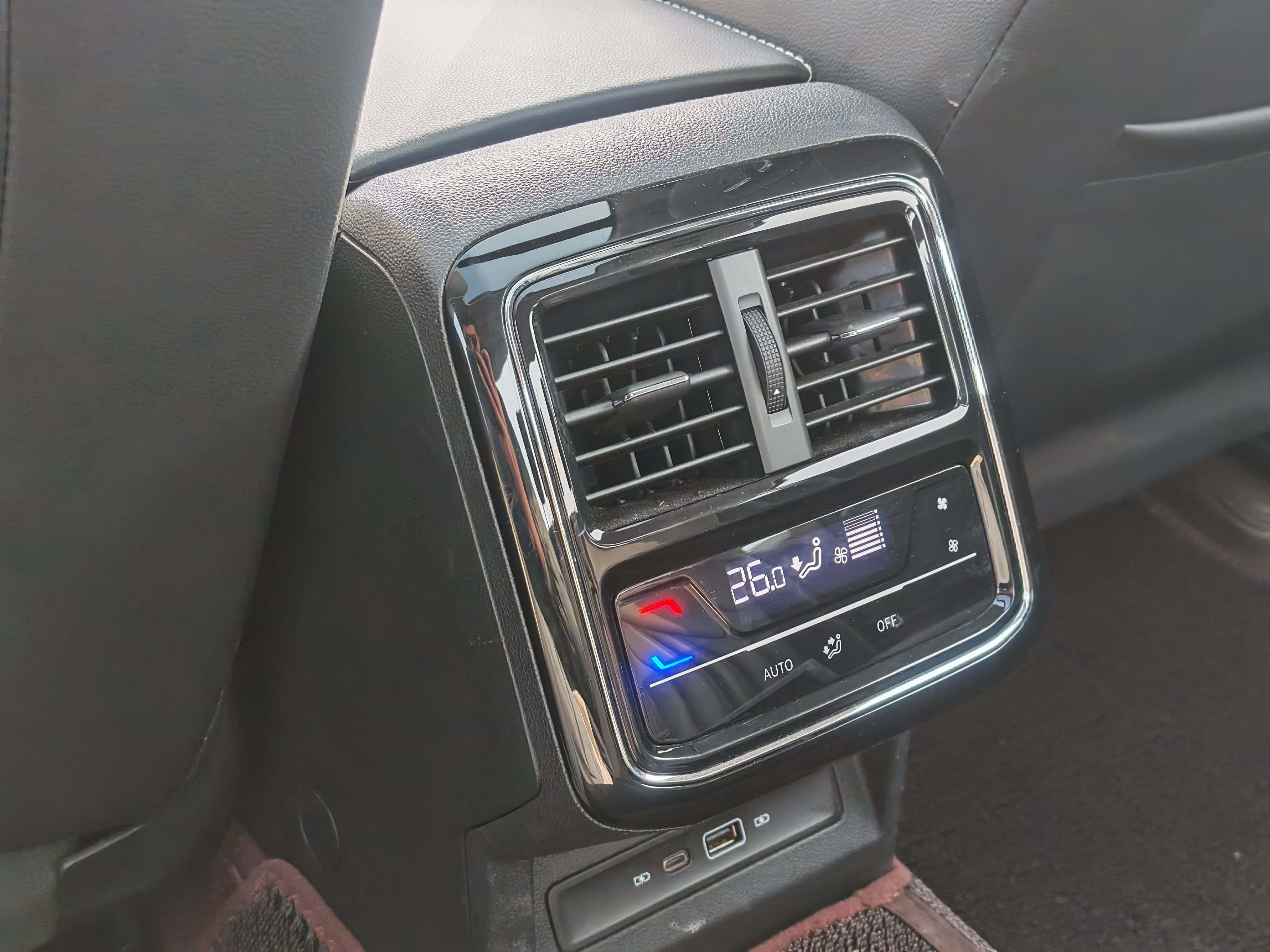 Volkswagen Passat 2022 car image #31