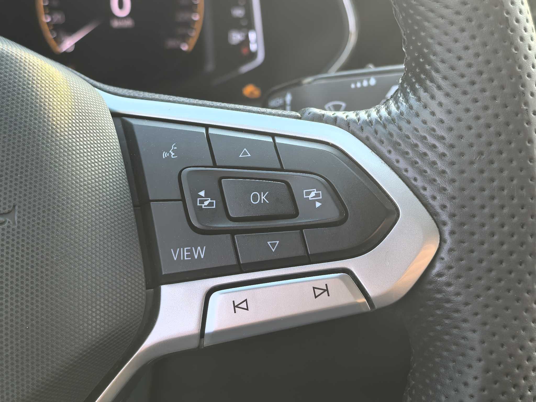 Volkswagen Passat 2022 صورة سيارة #31