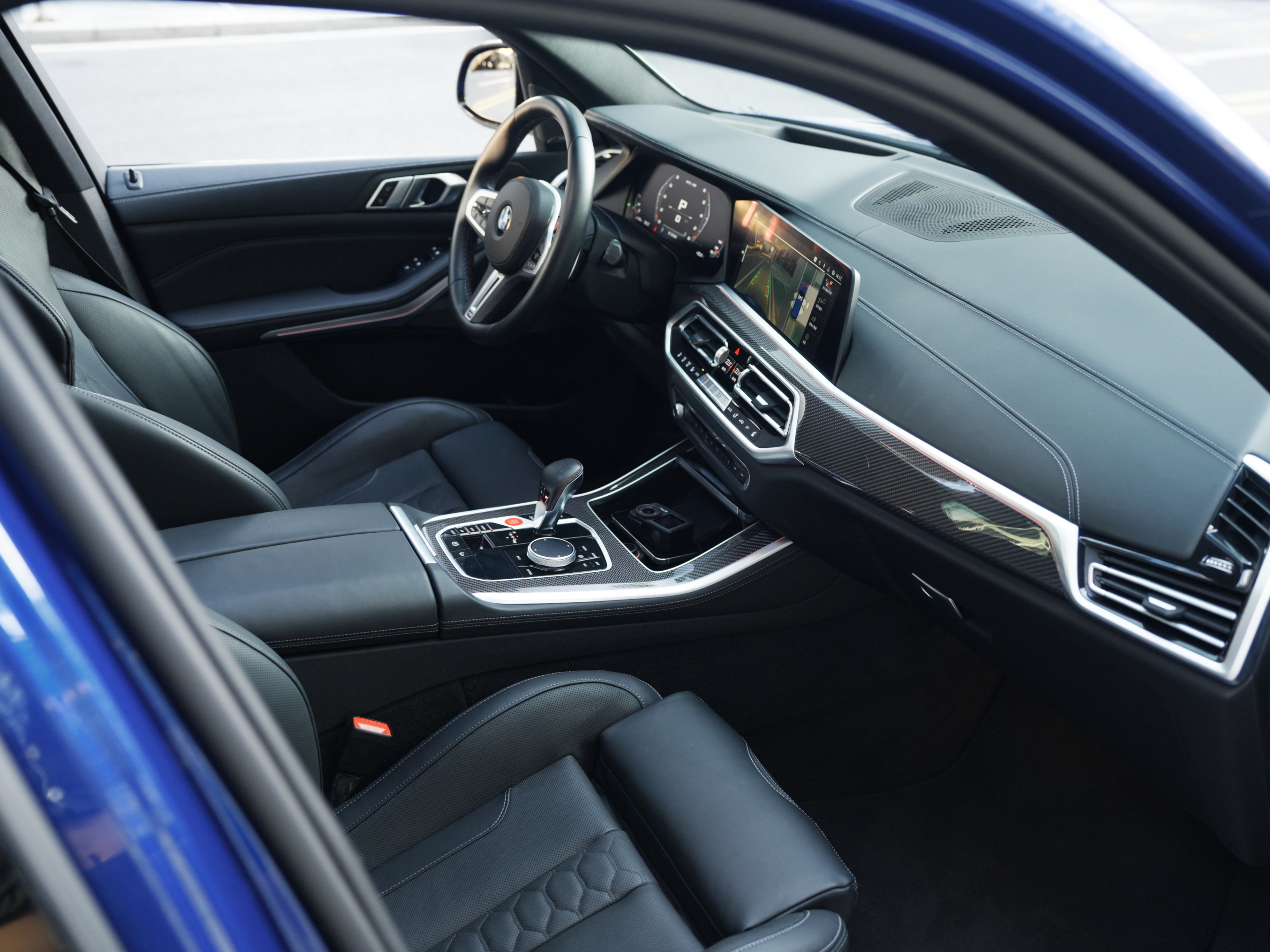 BMW X5 M 2023 immagine di auto #31