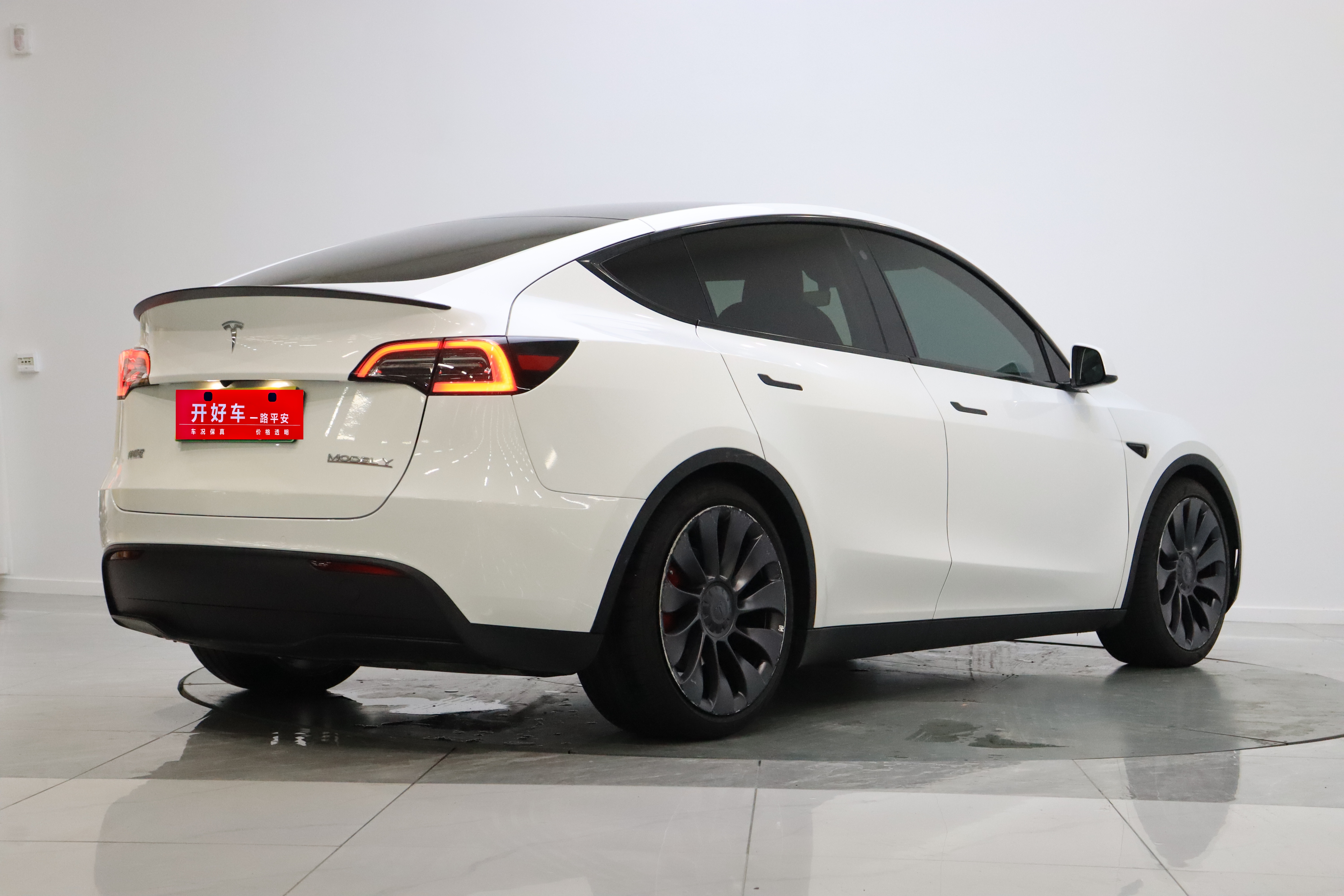 Tesla Model Y 2023 #31 Tesla Model Y 2023 car image #31
