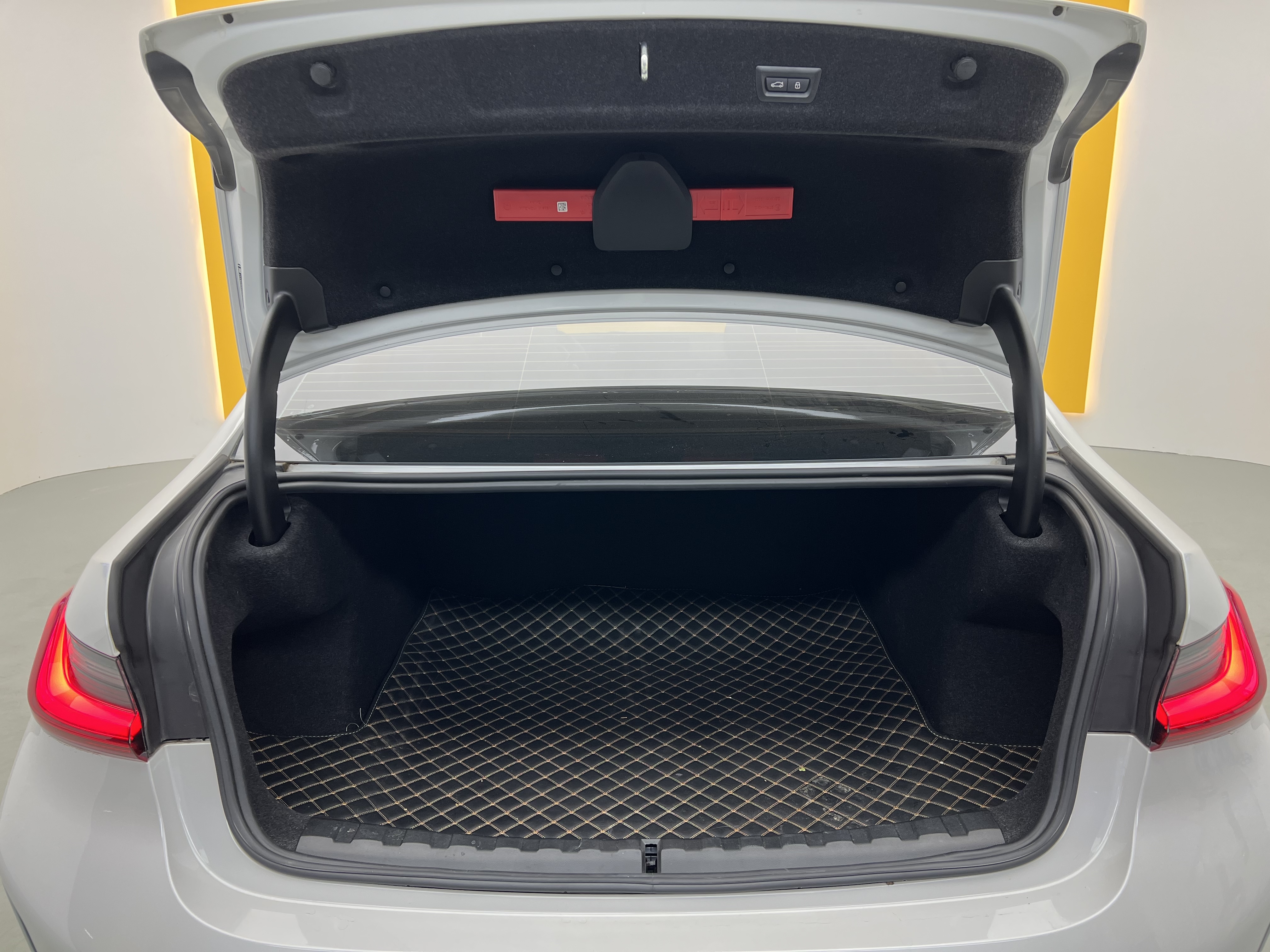 BMW 3 Series 2024 #31 BMW 3 Series 2024 car image #31