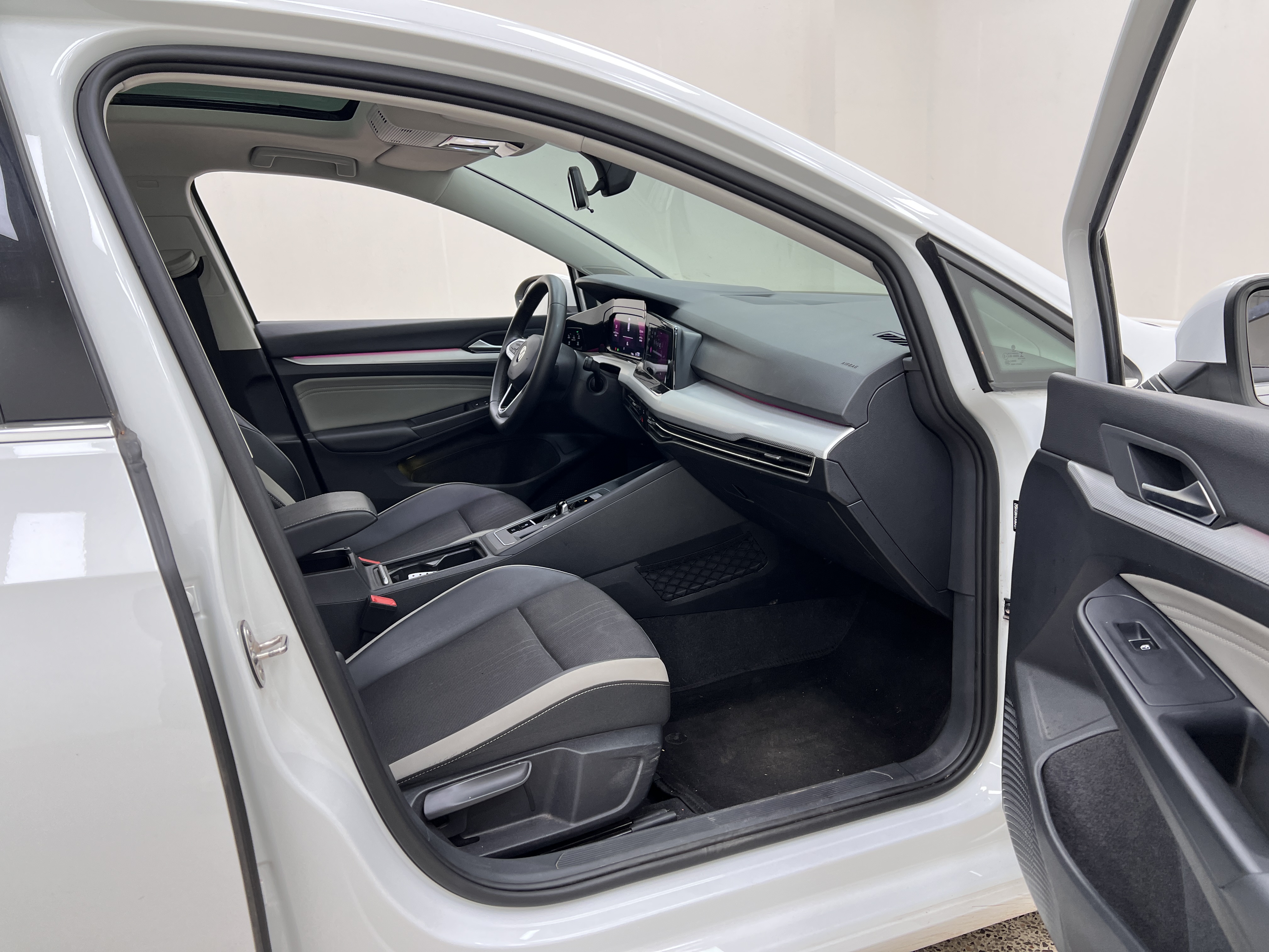 Volkswagen Golf 2023 #31 Volkswagen Golf 2023 car image #31