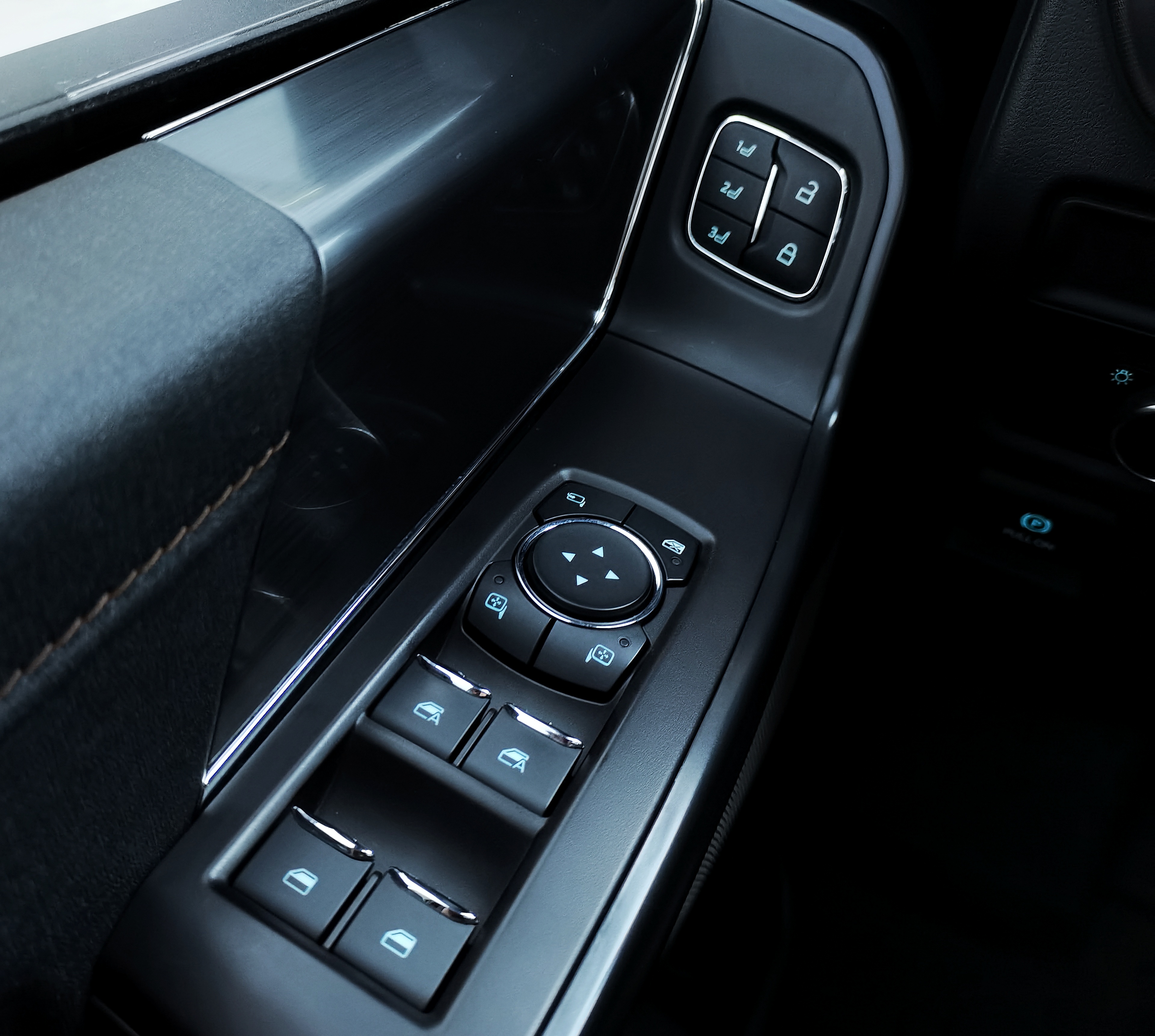 Ford F-150 Raptor 2024 car image #31