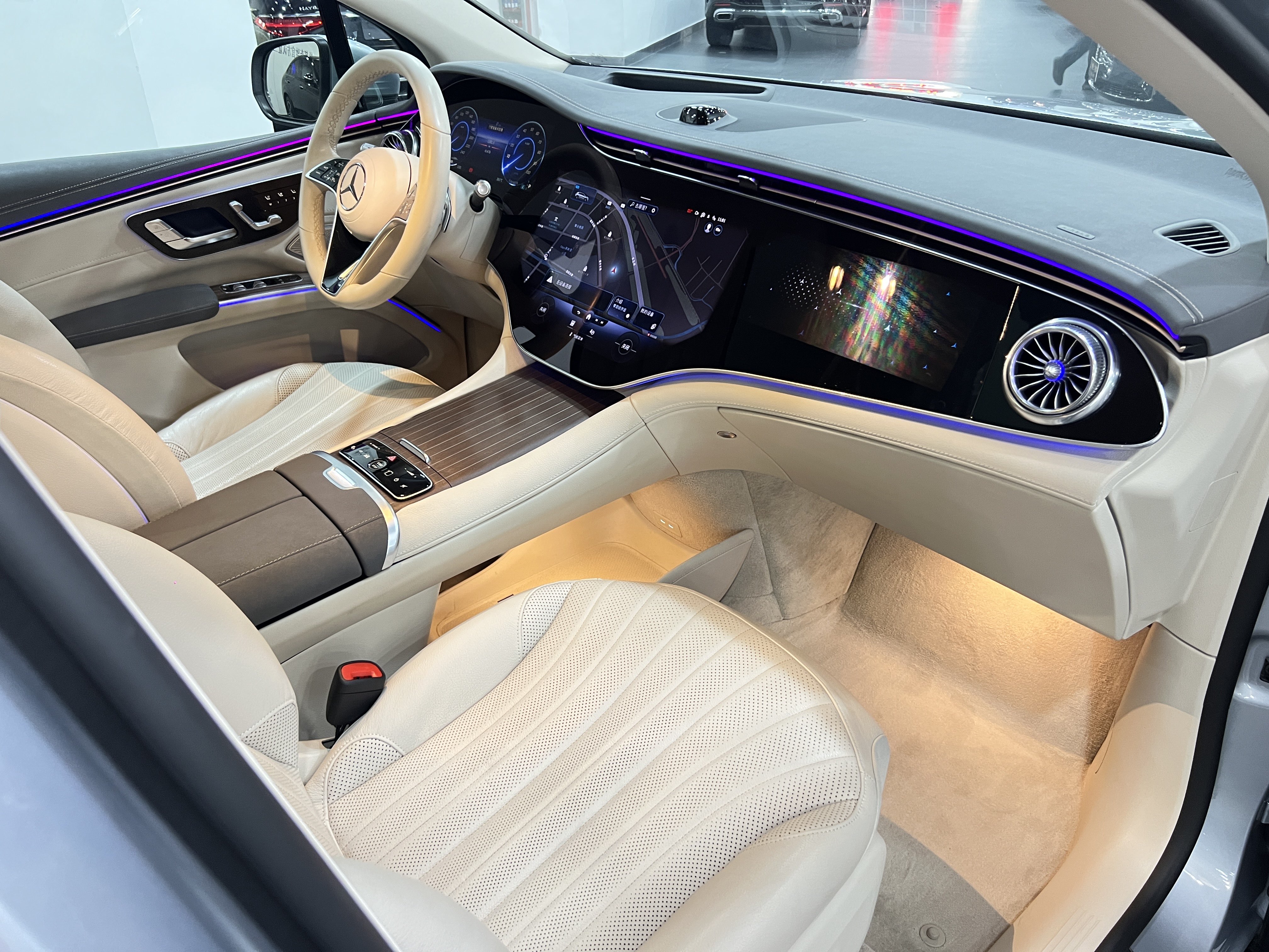 Mercedes-Benz EQS SUV 2023 car image #31