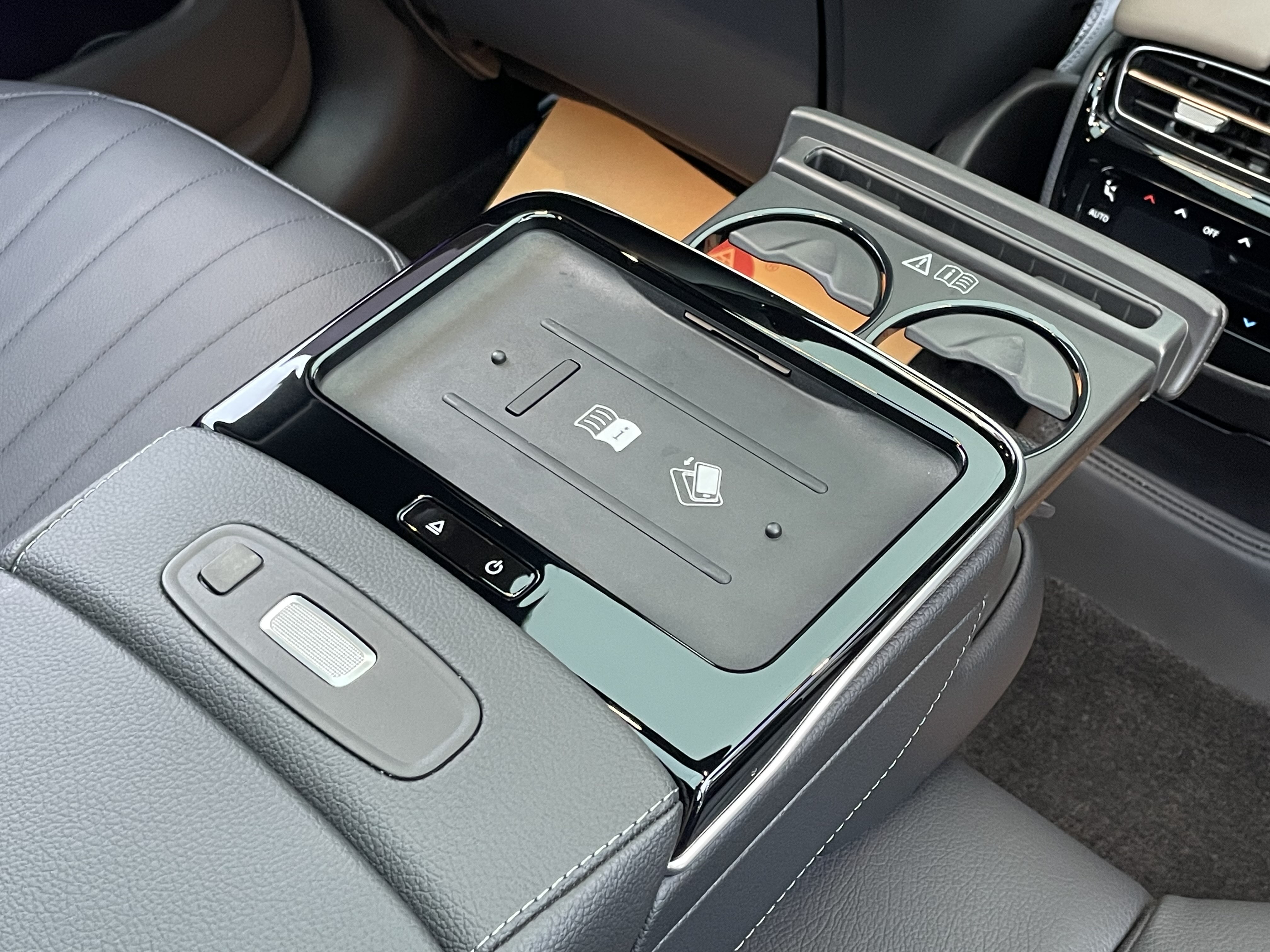 Mercedes-Benz EQS SUV 2025 car image #31