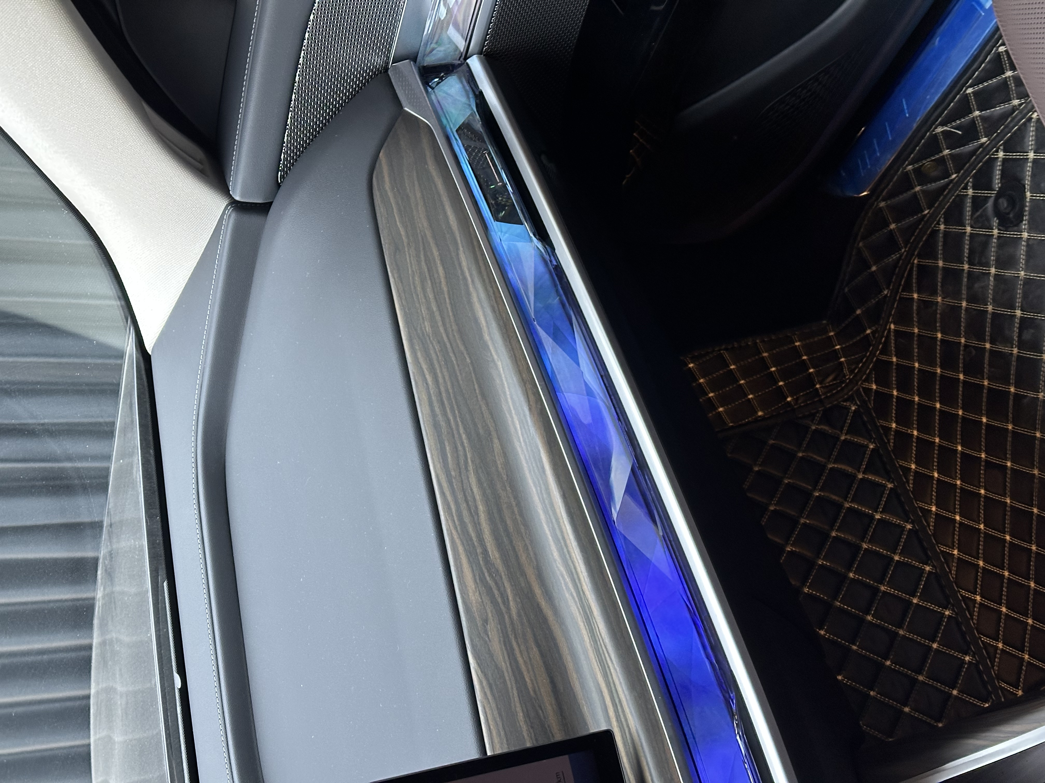 BMW i7 2023 #31 BMW i7 2023 car image #31