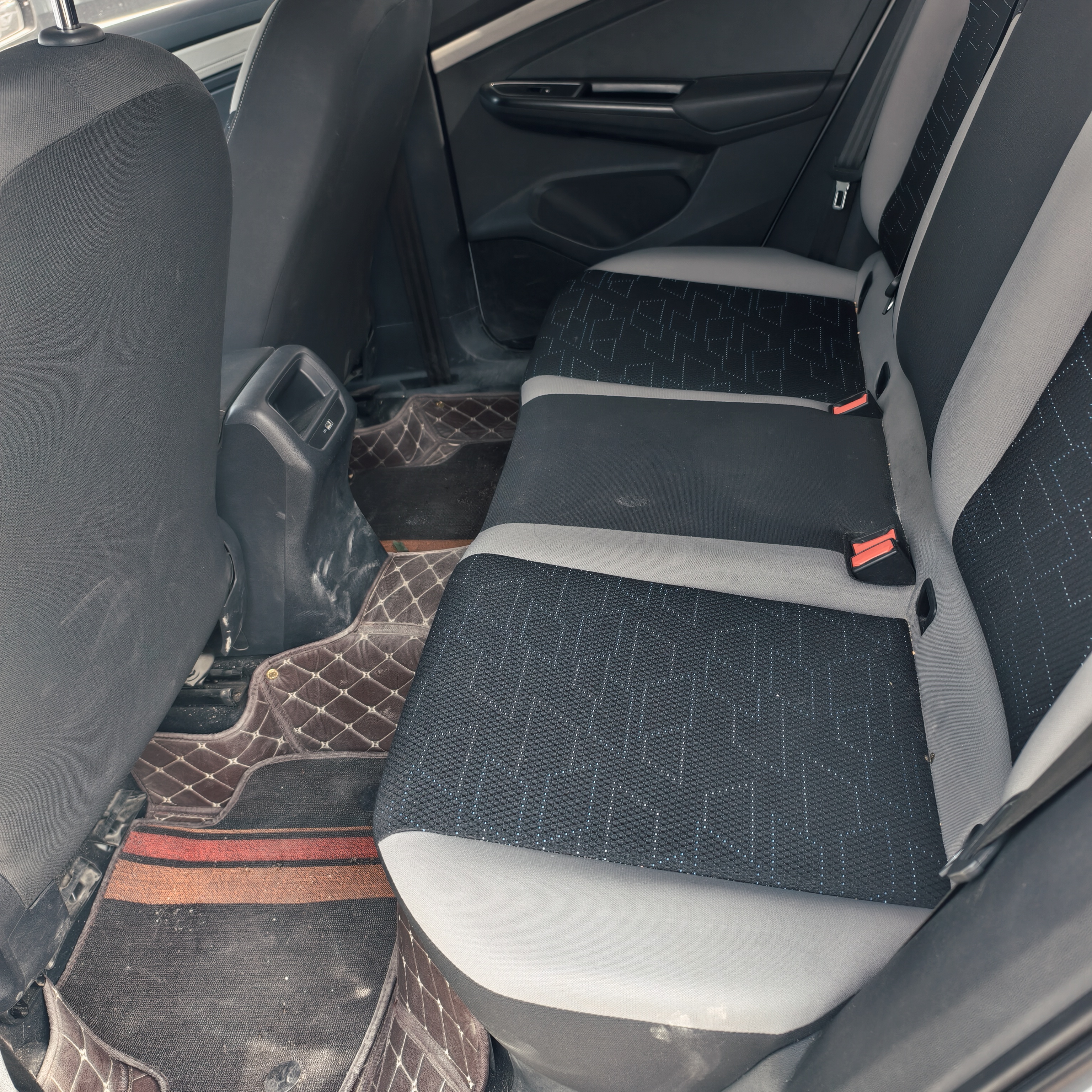 VS5 2023 car image #31