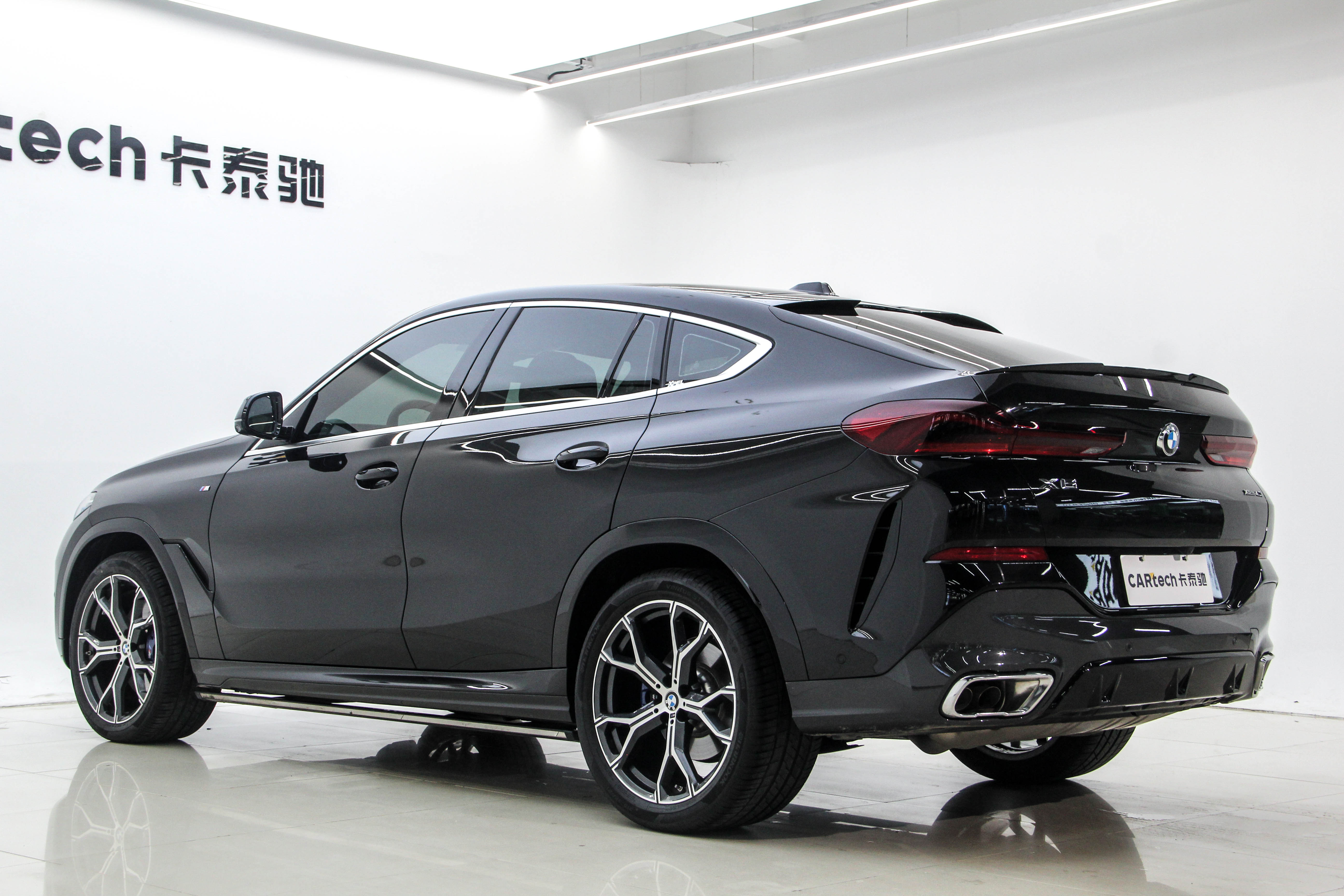 BMW X6 2025 car image #31