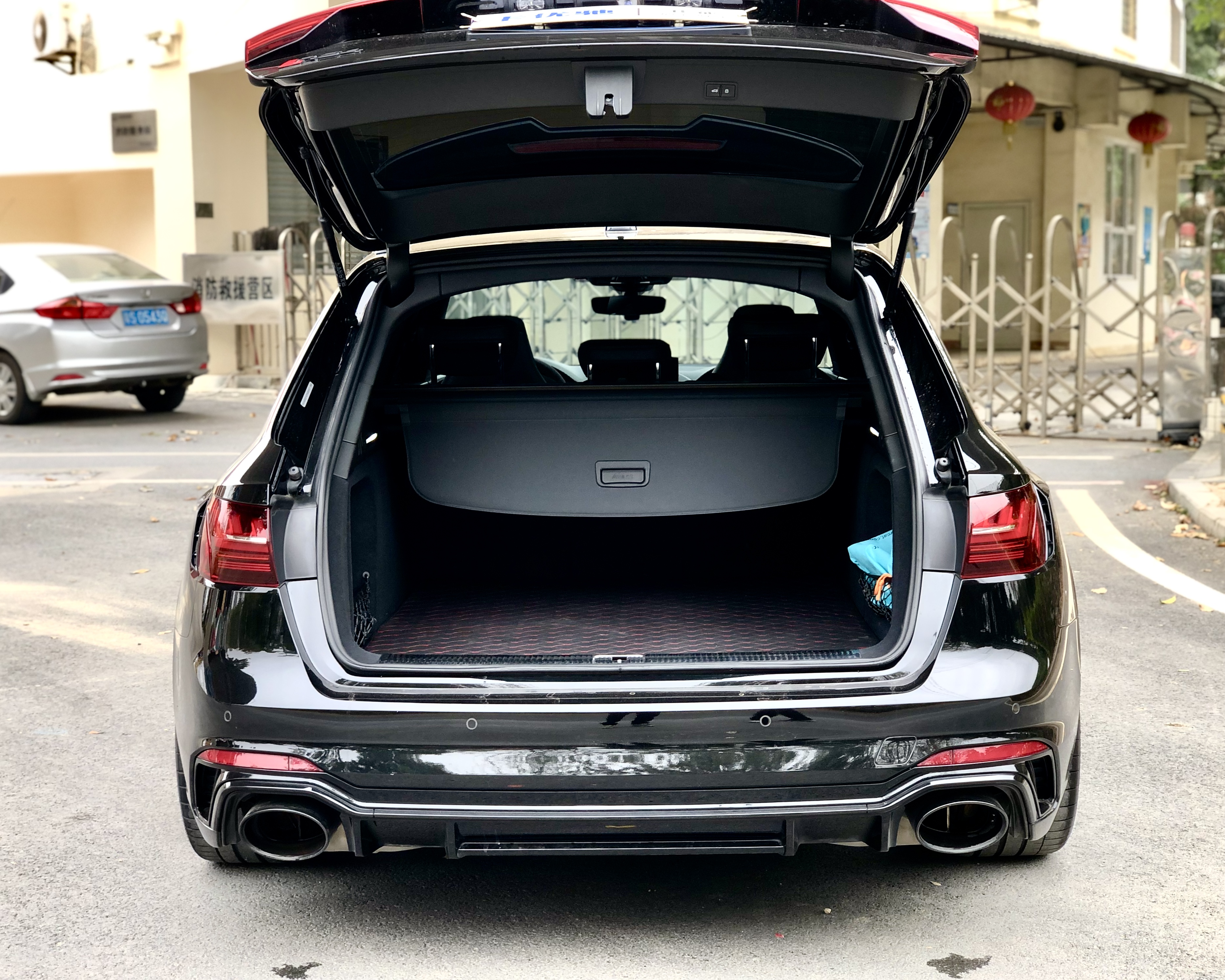 Audi RS 4 2023 immagine di auto #31