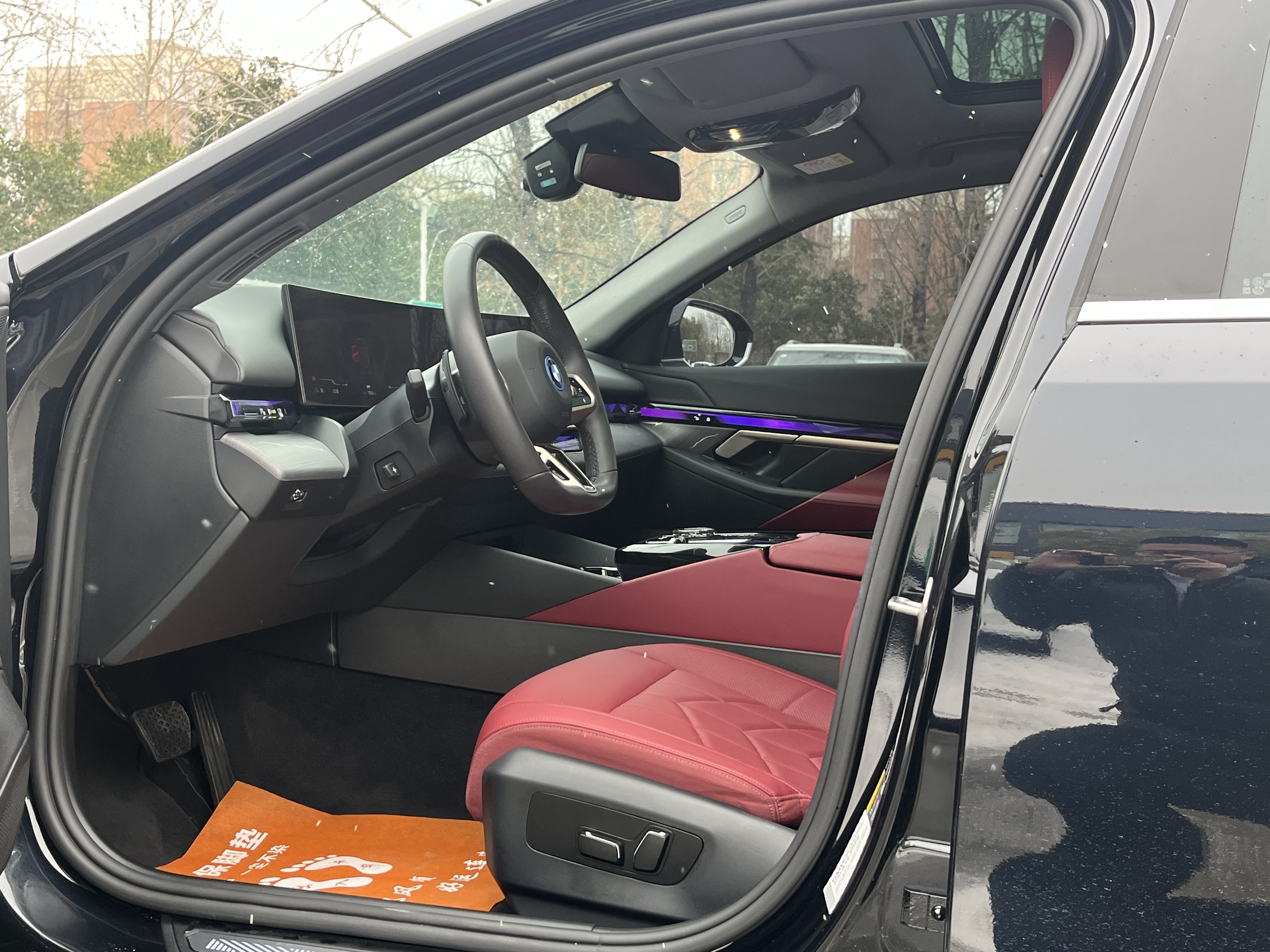 BMW i5 2024 car image #31