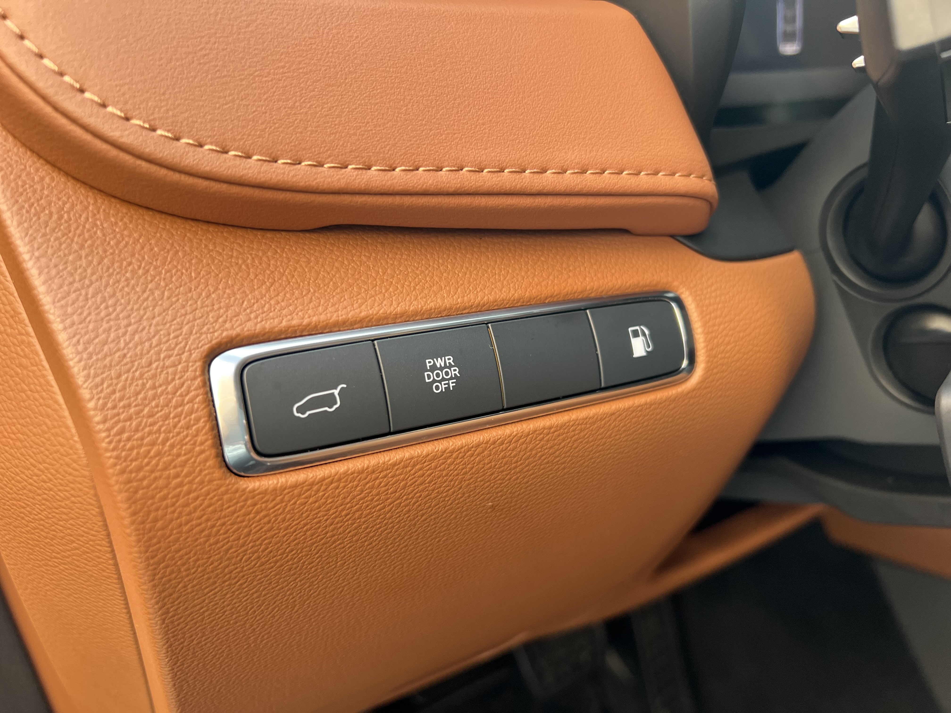 HongQi HQ9 PHEV 2024 #31 HongQi HQ9 PHEV 2024 car image #31